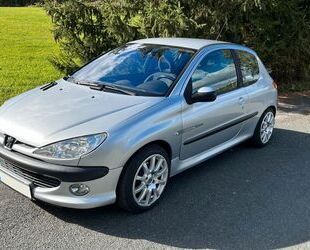 Peugeot Peugeot 206 1.6 16V Quiksilver Gebrauchtwagen