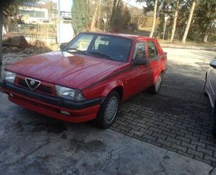 Alfa Romeo Alfa Romeo 75 Twin Spark 2.0 Gebrauchtwagen