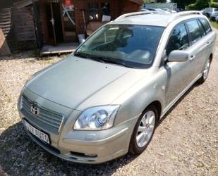 Toyota Toyota Avensis Kombi 1.8 Executive Gebrauchtwagen