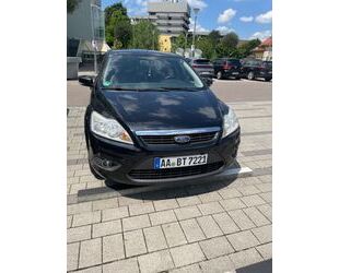 Ford Ford Focus 1,6 Ti-VCT Silver Magic Turnier Silver. Gebrauchtwagen