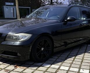 BMW BMW 320d - Automatik - Panorama - Xenon Gebrauchtwagen