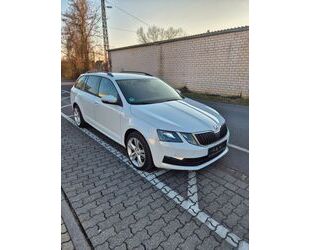 Skoda Skoda Octavia 2.0 TDI DSG Ambition Combi AHK Gebrauchtwagen