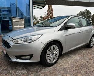 Ford Ford Focus Lim 1.5 TDCI 88 KW AUTOMATIK PDC 1HAND Gebrauchtwagen