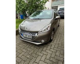 Peugeot Peugeot 208 1.4 Active e-HDi FAP 68 EGS5 Stop&Star Gebrauchtwagen