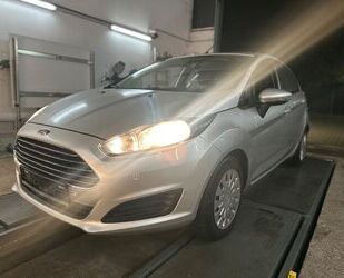 Ford Ford Fiesta 1,6 TDCi PDC vorne hinten Klima 5 Türe Gebrauchtwagen