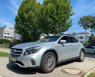 Mercedes-Benz Mercedes-Benz GLA 180 20 Jahre AKTION 2,0 % Finanz Gebrauchtwagen