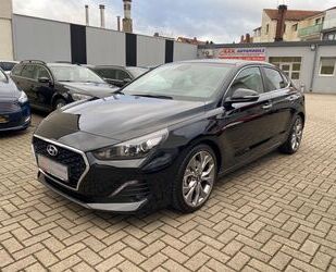 Hyundai Hyundai i30 Fastback Style 1.Hand+22TKM+R.Kam+Navi Gebrauchtwagen