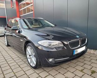 BMW BMW Touring 520d Aut. Panorama Navi Kamera 19Zoll Gebrauchtwagen