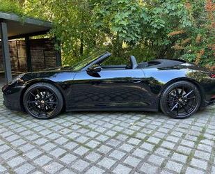 Porsche Porsche 992 C4-Cabriolet | schw/schw | 1.Hand+Gara Gebrauchtwagen