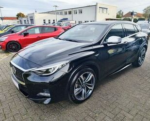 INFINITI Infiniti Q30S 1.6 Premium Navigation/BOSE/Pano/360 Gebrauchtwagen