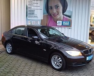 BMW BMW 318 i ADVANTAGE KLIMA ALU RCD BC RADIO NAVIGAT Gebrauchtwagen