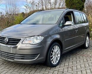 VW Volkswagen Touran Trendline *NAV* CarPlay* *Kam* A Gebrauchtwagen