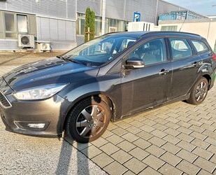 Ford Ford Focus 1.0 Turnier Business NAVI EURO 6 KLIMA Gebrauchtwagen