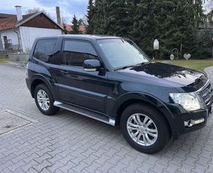 Mitsubishi Mitsubishi Pajero 3,2 DI-D 4WD Diamant Edition Aut Gebrauchtwagen