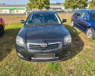 Toyota Toyota Avensis Kombi 2.0 D-4D Gebrauchtwagen