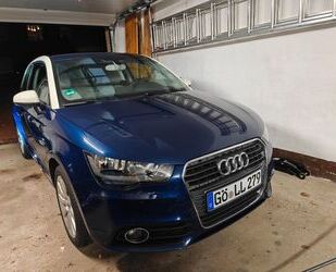 Audi Audi A1 1.2 TFSI Ambition STZHZ/CLIMA/NAVI/BLUETOO Gebrauchtwagen