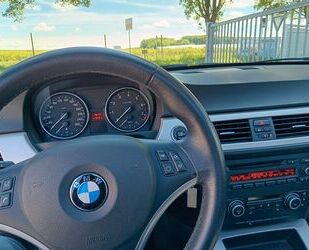 BMW BMW 325i Touring - 2. Hand - Scheckh. BMW - HU neu Gebrauchtwagen