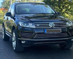 VW Volkswagen Touareg 3.0 V6 TDI R-LINE AHK/AUTOM/ALU Gebrauchtwagen