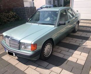 Mercedes-Benz Mercedes-Benz 190 E KLIMA AUTOMATIK AHK RENTNERFZG Gebrauchtwagen