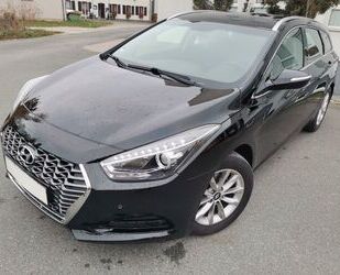 Hyundai Hyundai +i40 cw+blue+Trend+Klima+Navi+SHZ+PDC Gebrauchtwagen