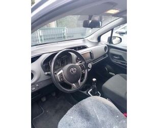 Toyota Toyota Yaris 1,33-l-Dual-VVT-i Comfort Comfort Gebrauchtwagen