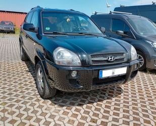 Hyundai Hyundai Tucson 2.0 CRDi 4WD Sondermodel EM08 Gebrauchtwagen