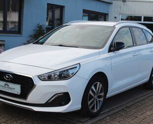 Hyundai Hyundai i30 cw YES!*Service Neu*Kamera* Gebrauchtwagen