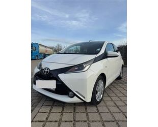 Toyota Toyota Aygo (X) 1,0-l-VVT-i x-play touch x-play to Gebrauchtwagen