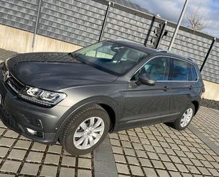 VW Volkswagen Tiguan 1.4 TSI ACT DSG BMT SOUND ,AHK,L Gebrauchtwagen