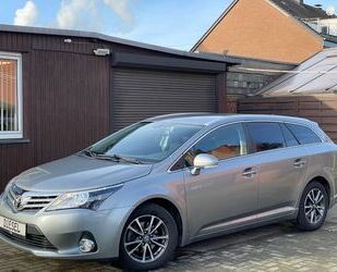 Toyota Toyota Avensis 2.0 D-4D Kombi Edition RKAMERA ALU Gebrauchtwagen