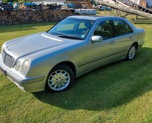 Mercedes-Benz Mercedes-Benz E 240 CLASSIC Classic LPG Gebrauchtwagen