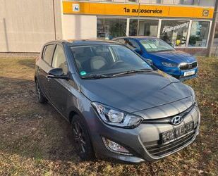 Hyundai Hyundai i20 Go Automatik Alu Allwetterreifen Gebrauchtwagen