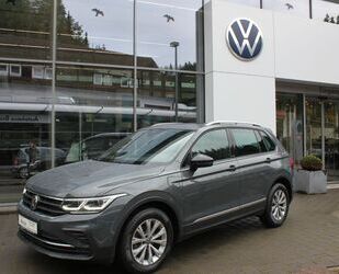 VW Volkswagen Tiguan Active 2.0 TDI DSG Navi,AHK,Pano Gebrauchtwagen