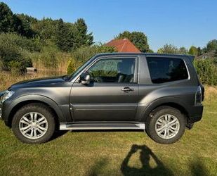 Mitsubishi Mitsubishi Pajero 3,2 DI-D 4WD SUV-Star Automatik Gebrauchtwagen