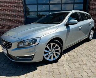 Volvo Volvo V60 2.0D4 SUMMUM,BI-XENON,AHK,LEDER-SPORTSIT Gebrauchtwagen