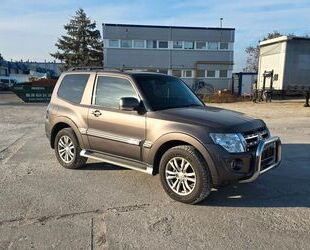 Mitsubishi Mitsubishi Pajero 3,2 DI-D 4WD Edition 30 Automati Gebrauchtwagen