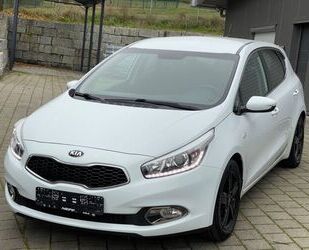 Kia Kia ceed / Ceed* NEU * TÜV * 1.6*NAVI* Rückfahrkam Gebrauchtwagen