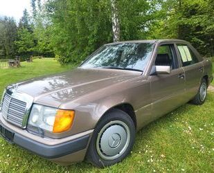 Mercedes-Benz Mercedes-Benz 260e W124°2.Hand°orig. 52.700km°Clas Gebrauchtwagen