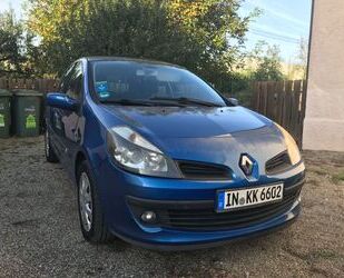 Renault Renault Clio III 1.6 16V ESP 82kW Gebrauchtwagen