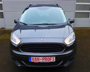 Ford Ford Tourneo Courier Titanium mit AHK etc. Gebrauchtwagen