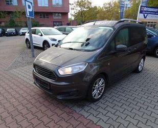 Ford Ford Tourneo Courier 1.0 EcoBoost Titanium Gebrauchtwagen