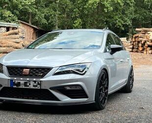 Seat Seat Leon 2.0 TSI Start&Stop ST CUPRA 300 DSG CUP. Gebrauchtwagen