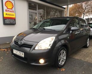 Toyota Toyota Corolla Verso1.8+7-SITZE+AHK+SHZ+NAVI+Tempo Gebrauchtwagen