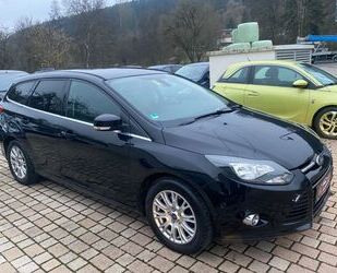 Ford Ford Focus Turnier Titanium*Navi*SHZG*AHK*PDC* Gebrauchtwagen