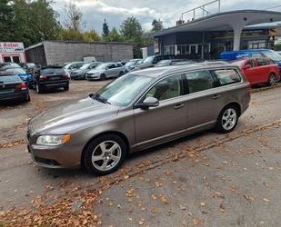 Volvo Volvo V70 Kombi Summum AWD*1HAND*VOLVO-SH Gebrauchtwagen