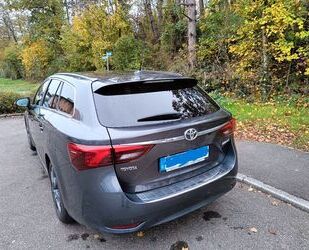 Toyota Toyota Avensis 2,0-l-D-4D Comfort Touring Sports C Gebrauchtwagen