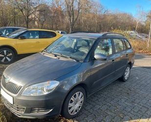 Skoda Skoda Fabia 1.6l TDI * Standheizung* Ambiente Comb Gebrauchtwagen