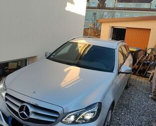 Mercedes-Benz Mercedes-Benz E 220 BlueTEC T-Modell Silber Gebrauchtwagen