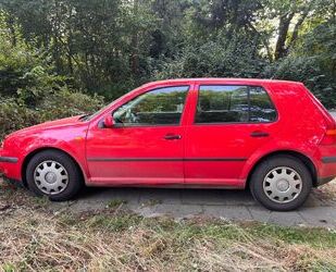 VW Volkswagen Golf 1.4 Basis in Rot Gebrauchtwagen