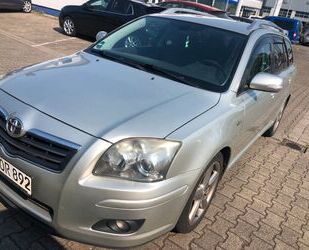 Toyota Toyota Avensis Kombi 2.2 D-CAT Sol Klima Neue AHK Gebrauchtwagen